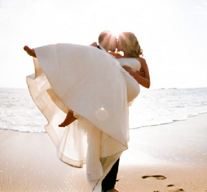 Huwelijksnacht in het VIP-huisje: romantisch en luxe slapen op het strand
